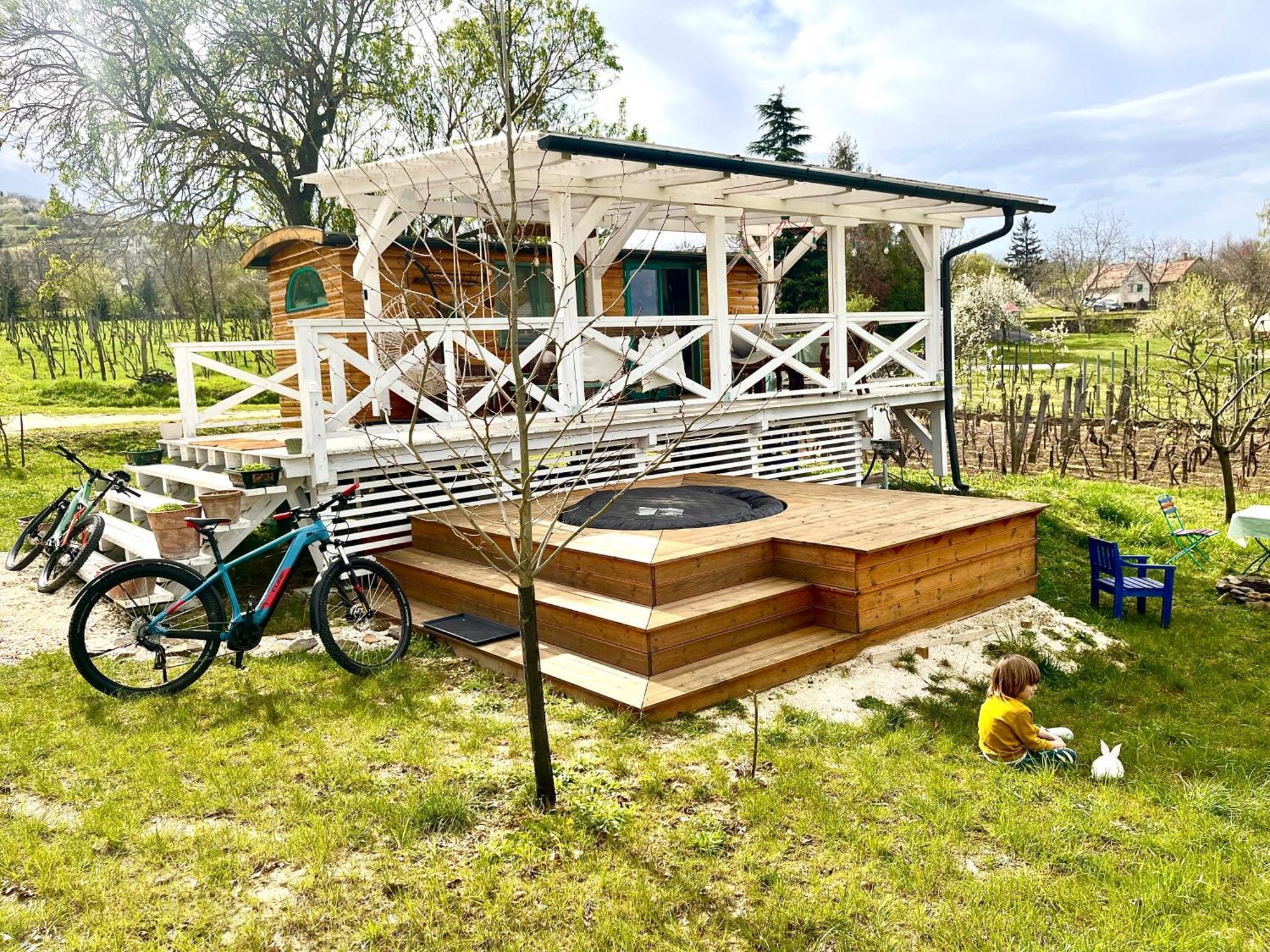 Bohemian Eco Lodge At Lake Balaton Kisapati Exterior foto